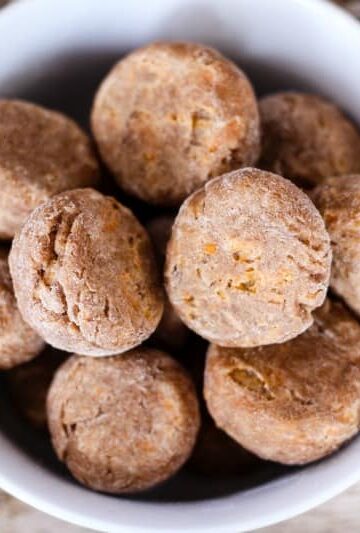 Homemade Cheese & Oats Mini Dog Treats
