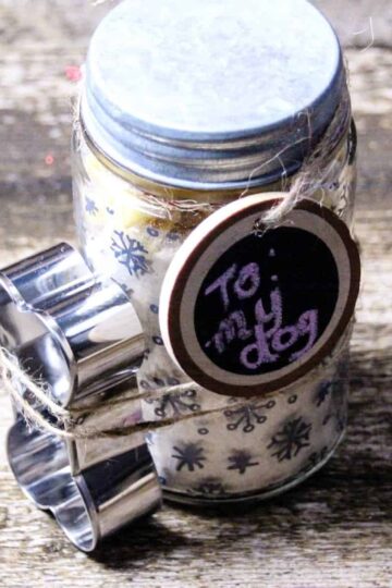 Cheezy Dog Treats Recipe: The Perfect Gift in a Jar for Your Favorite Pooch!