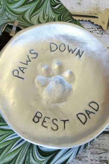 DIY Paw Print Catchall Dish for Keys, Wallet and Coins: A Pawsome Gift for Dad!