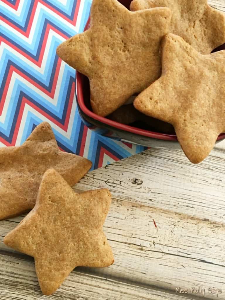 Homemade Banana and Peanut Butter Dog Treats 4 Ingredients!