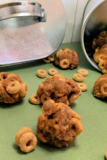 Peanut Butter Cheerio Dog Treats